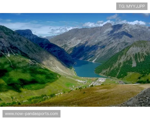 足球传奇璀璨星光 照亮桌面激情每一天